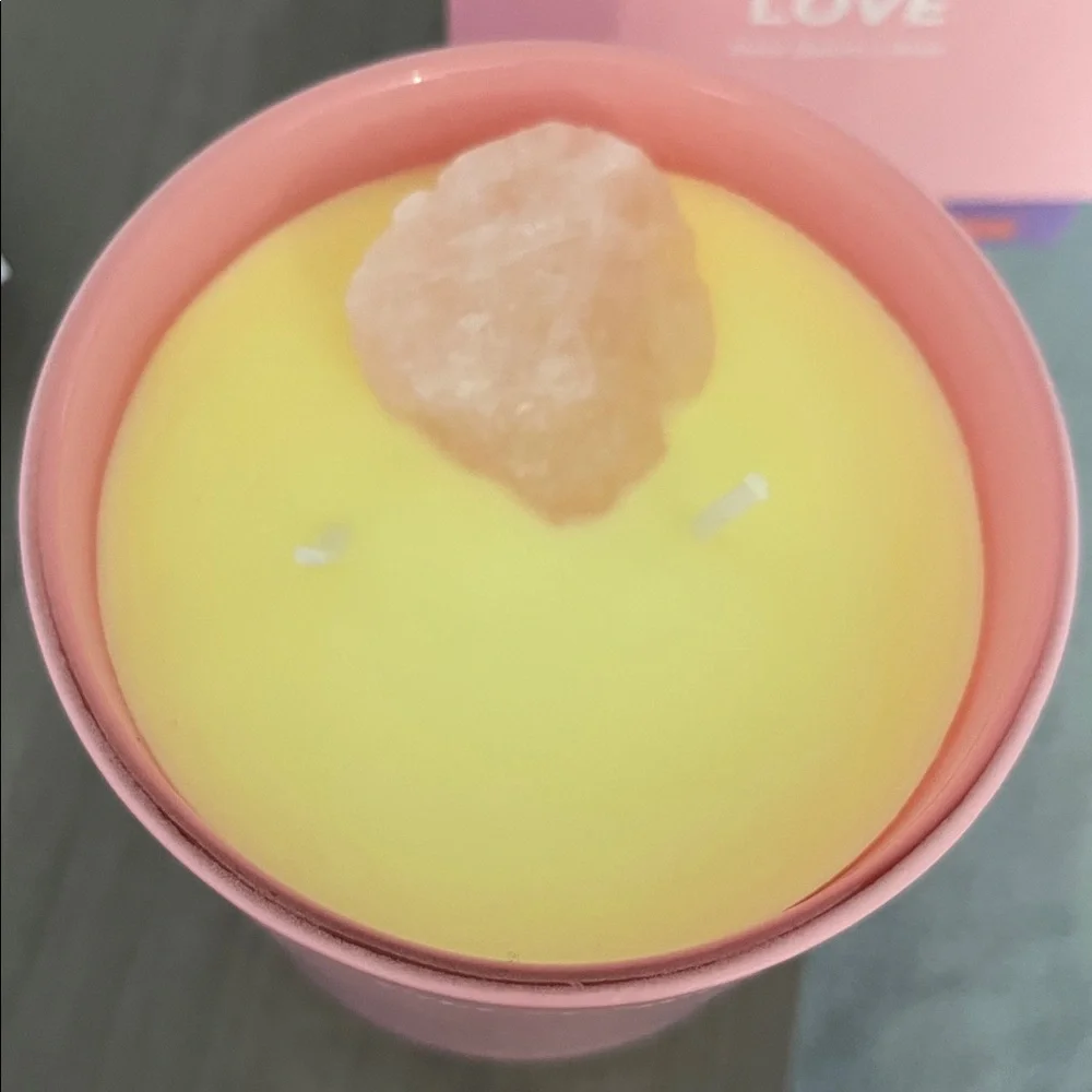 Jill & Ally Crystal Manifestation Candle LOVE Rose Quartz
